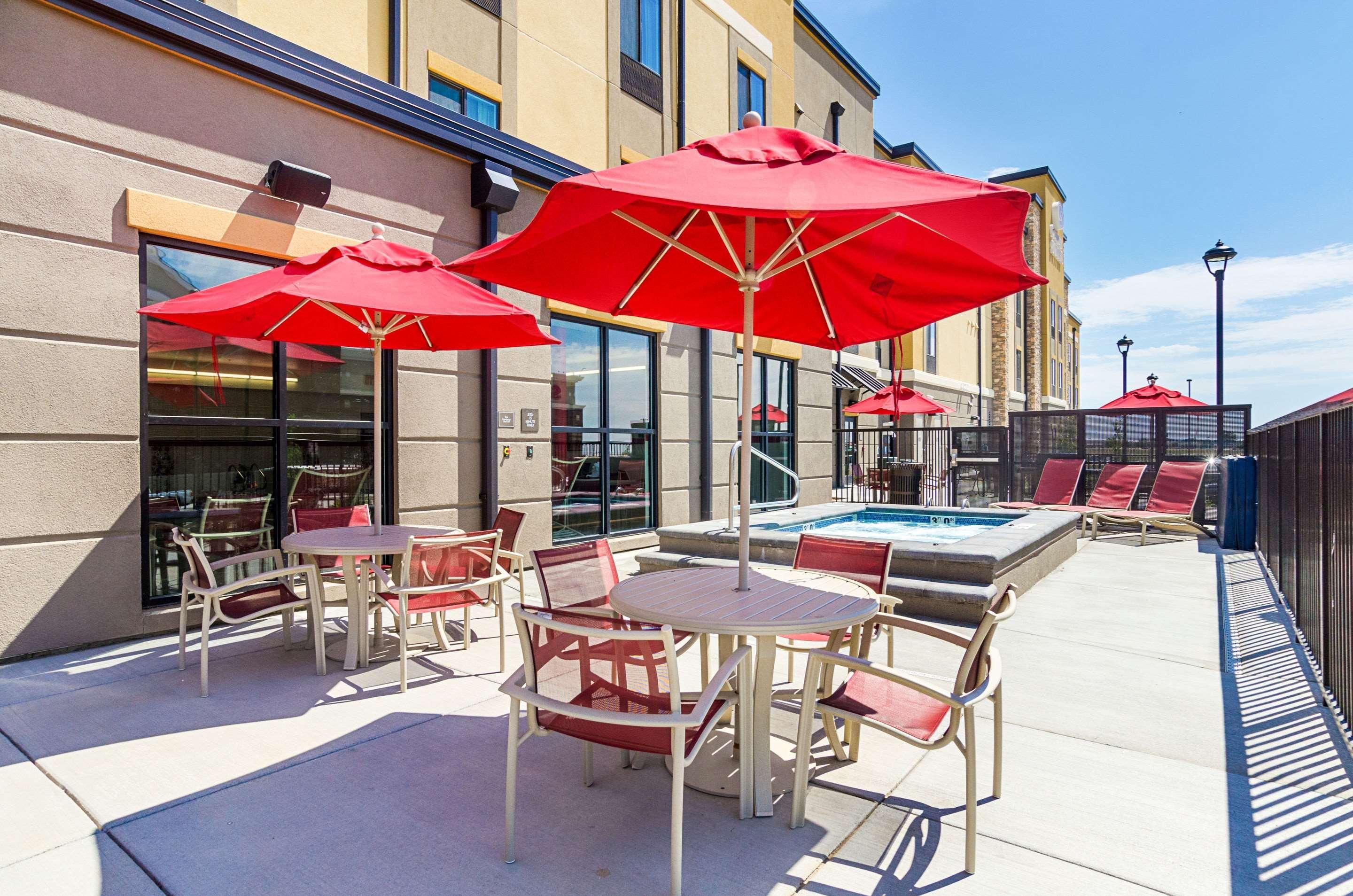 Comfort Suites Loveland Exterior photo