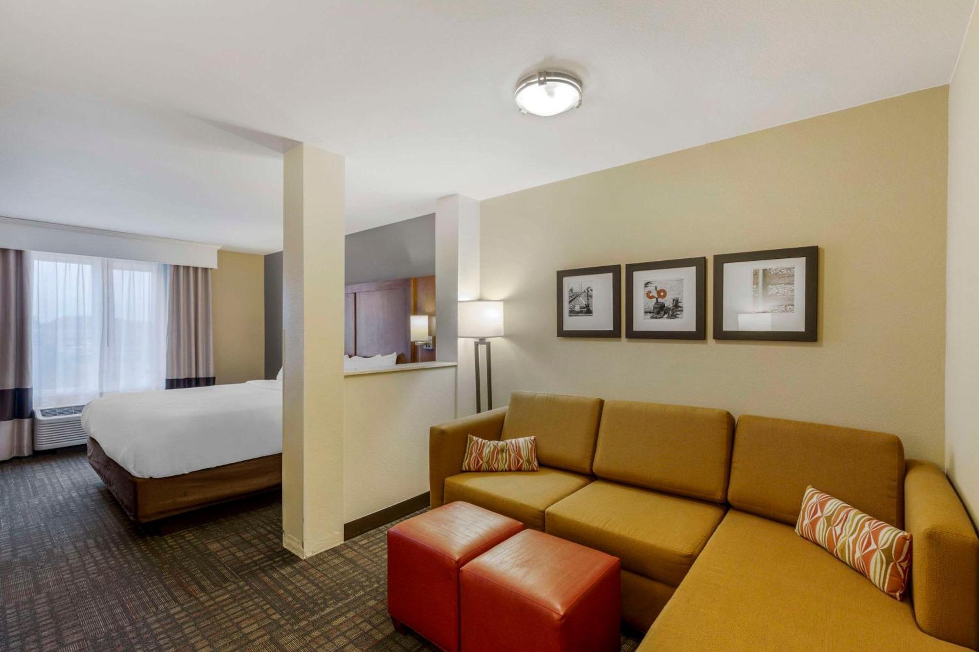 Comfort Suites Loveland Exterior photo